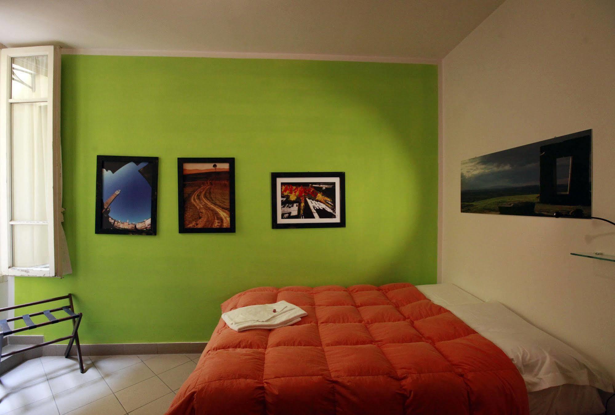 B&B Le Lupe Siena Bagian luar foto