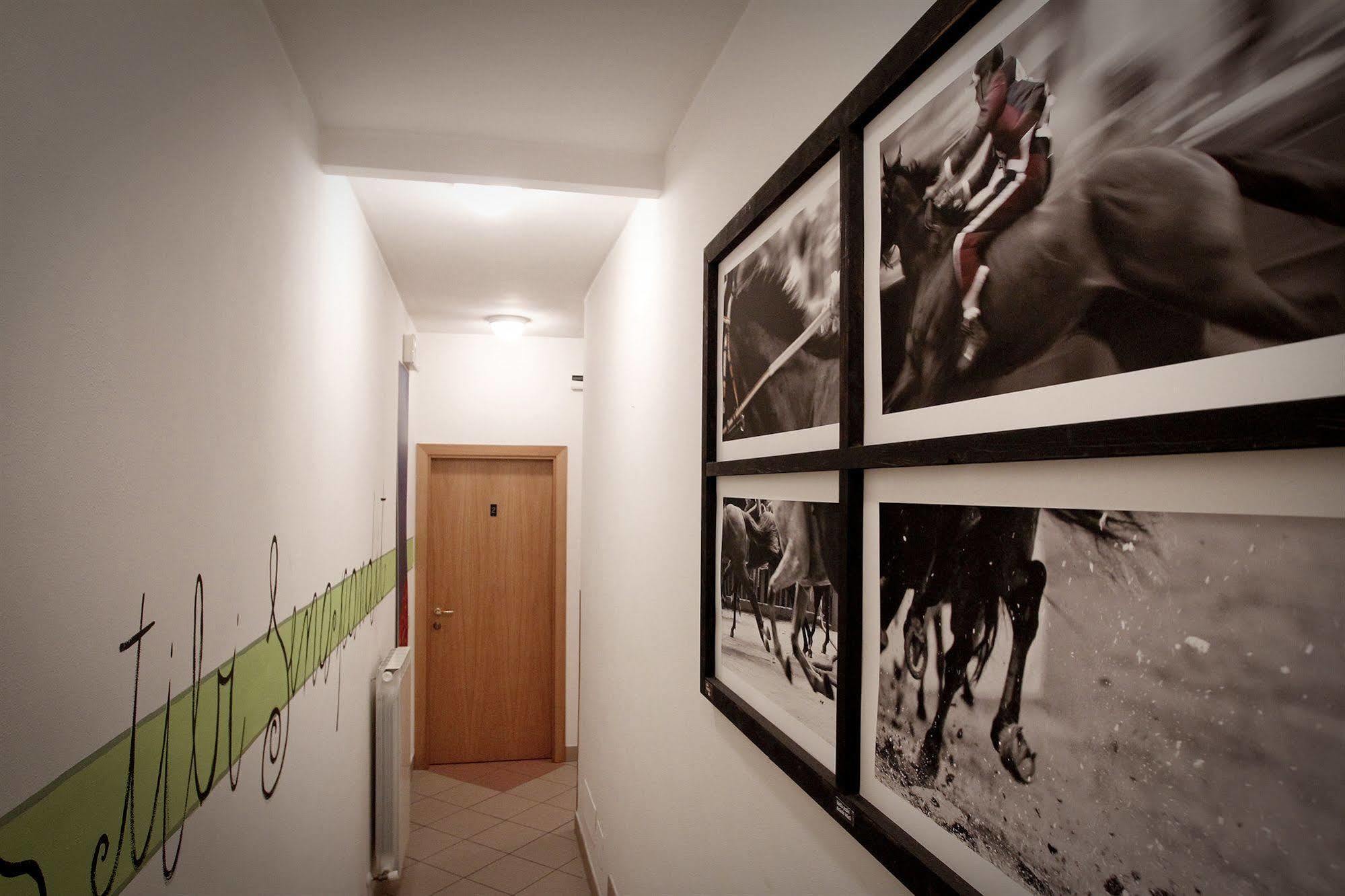 B&B Le Lupe Siena Bagian luar foto