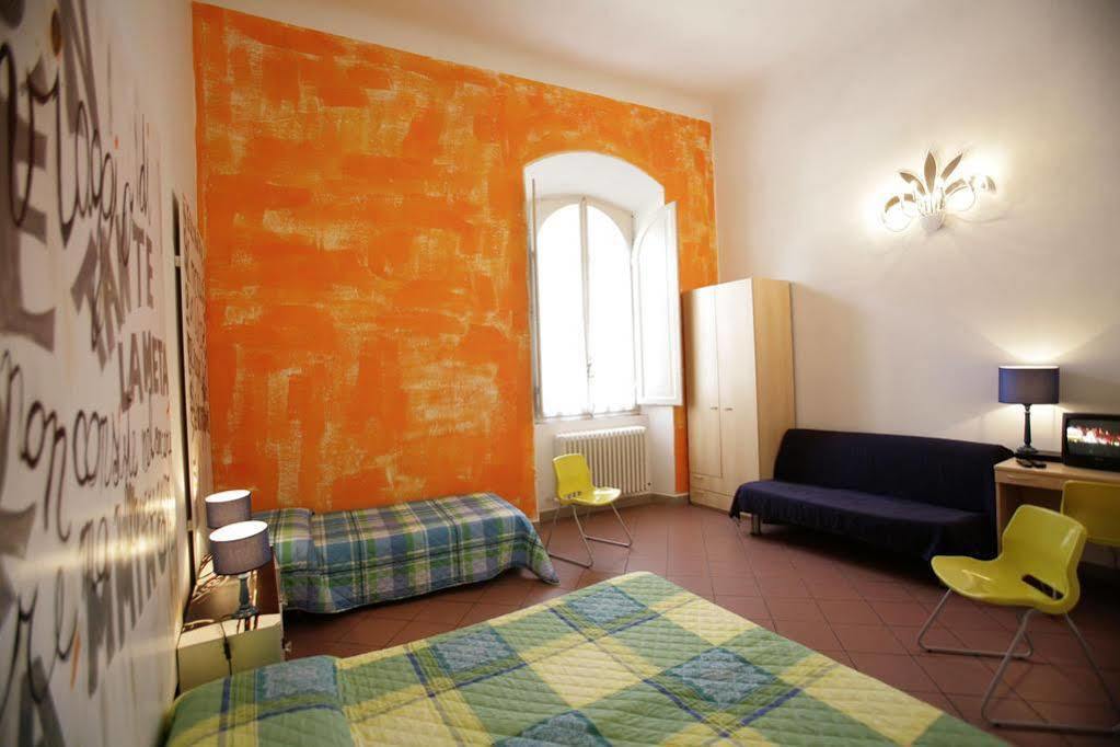B&B Le Lupe Siena Bagian luar foto
